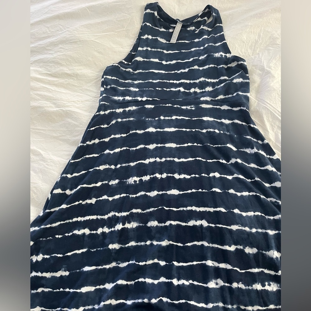 Athleta jersey knit dress navy and white